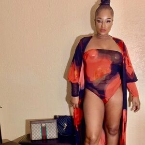 Bodysuit with matching rob